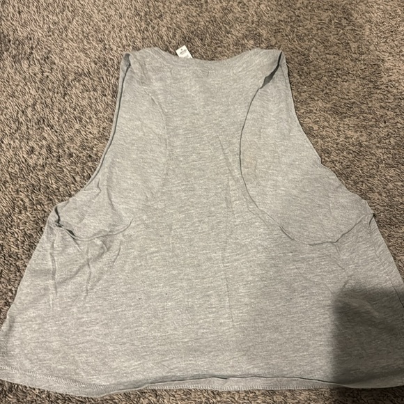 Workout top - Picture 2 of 2